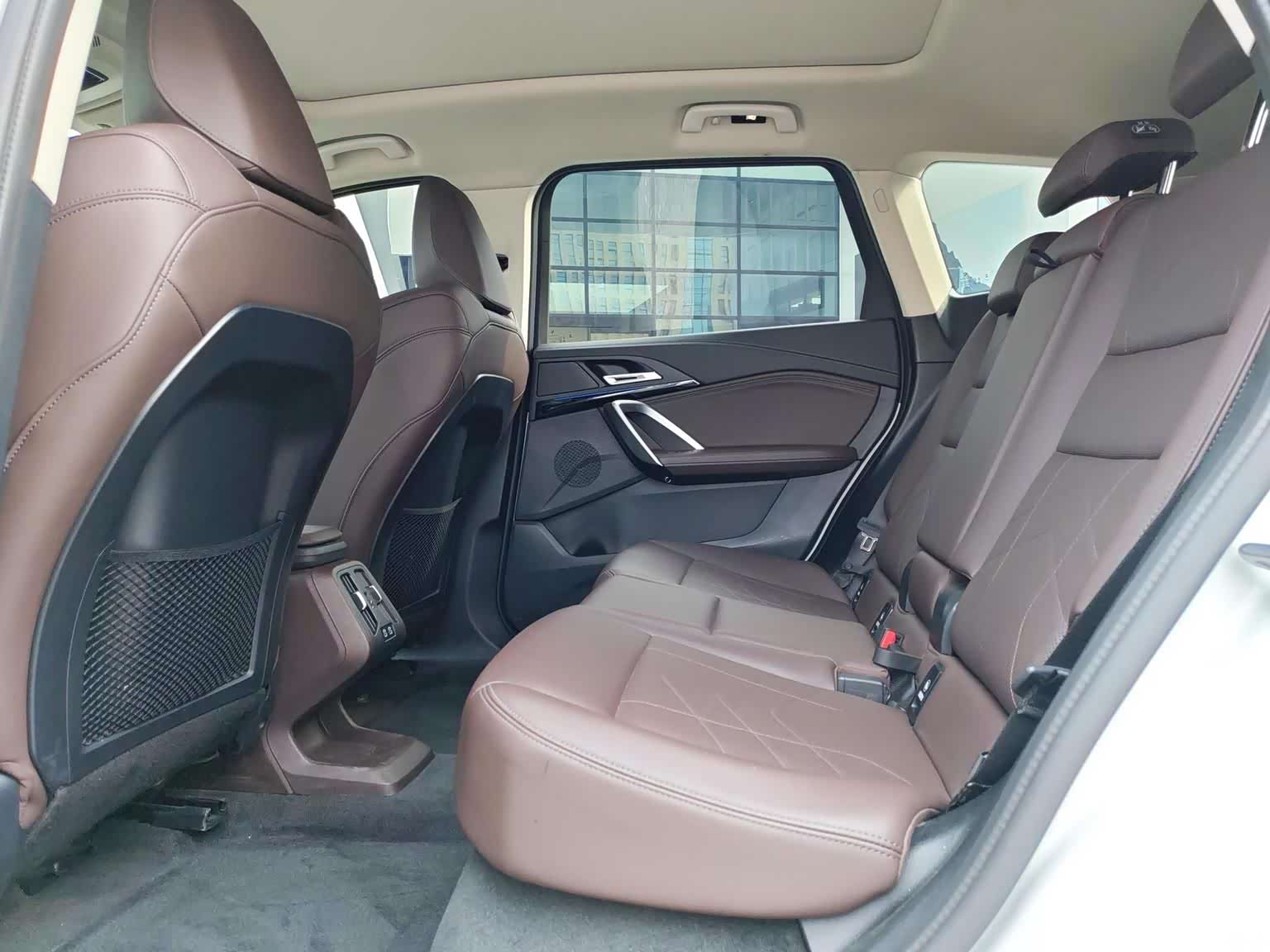BMW iX1, 2024 19