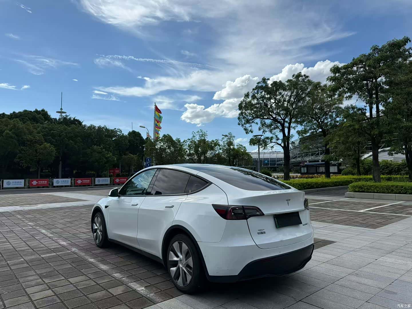 Tesla Model Y, 2023 9