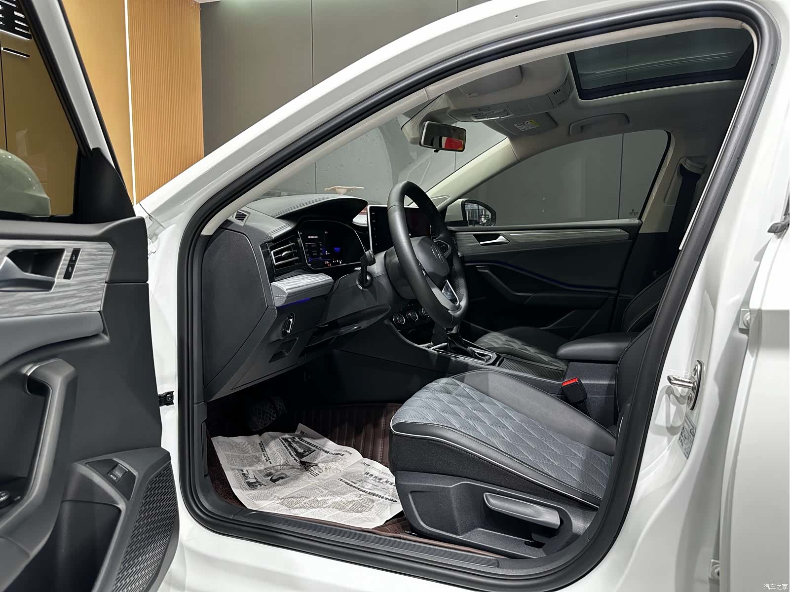 Volkswagen Sagitar, 2024 9