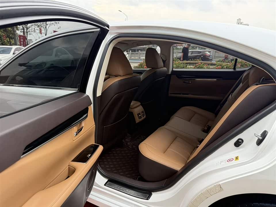 Lexus ES Lexus ES