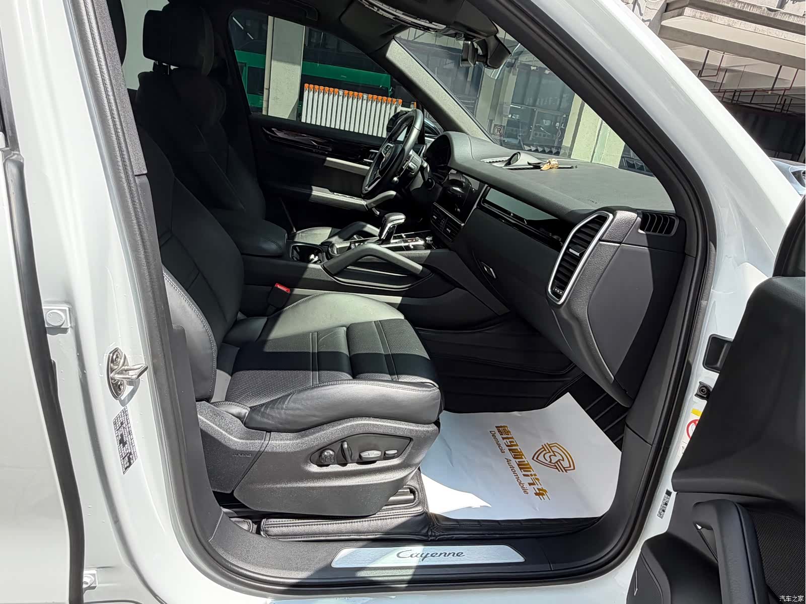 Porsche Cayenne, 2023 11