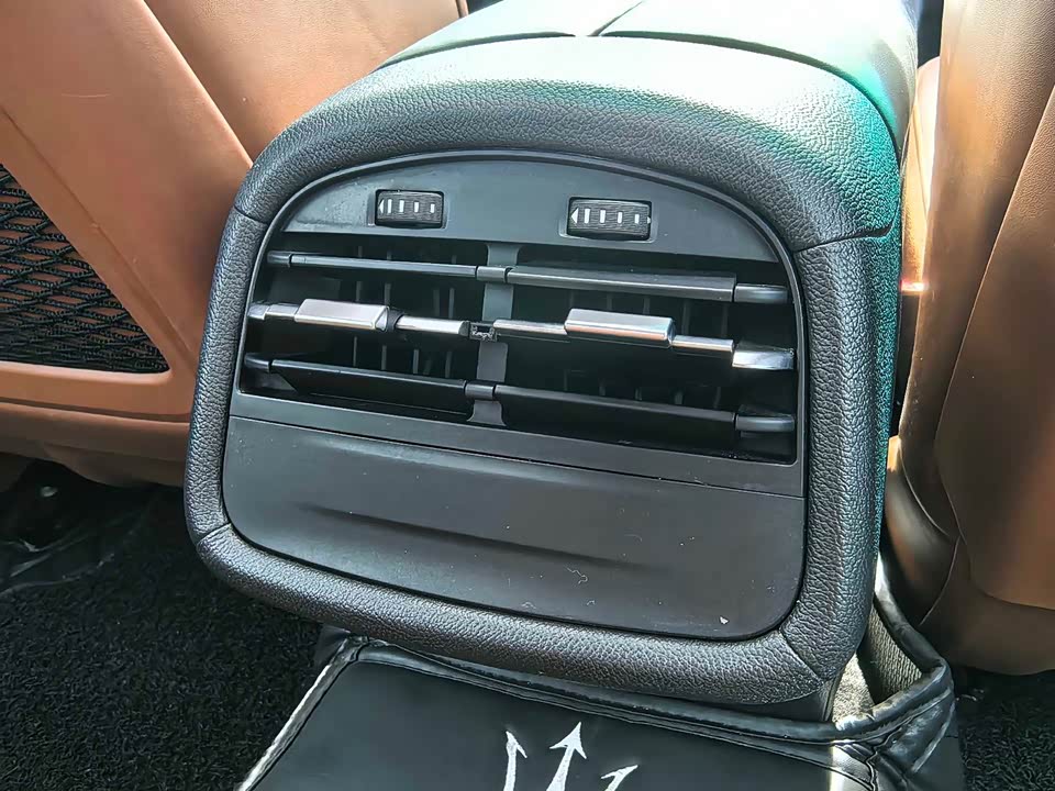 Maserati Ghibli Maserati Ghibli