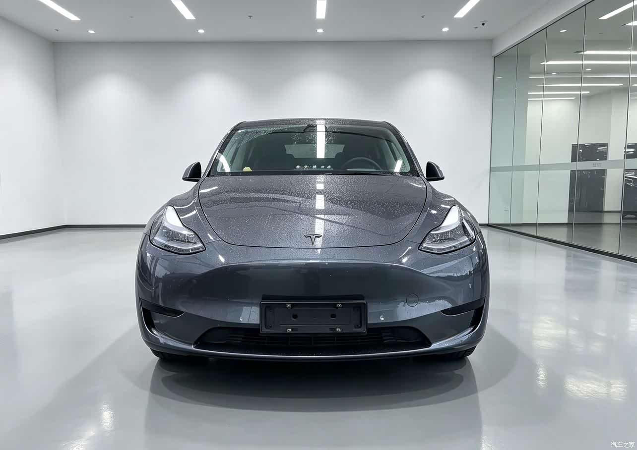 Tesla Model Y, 2022 2