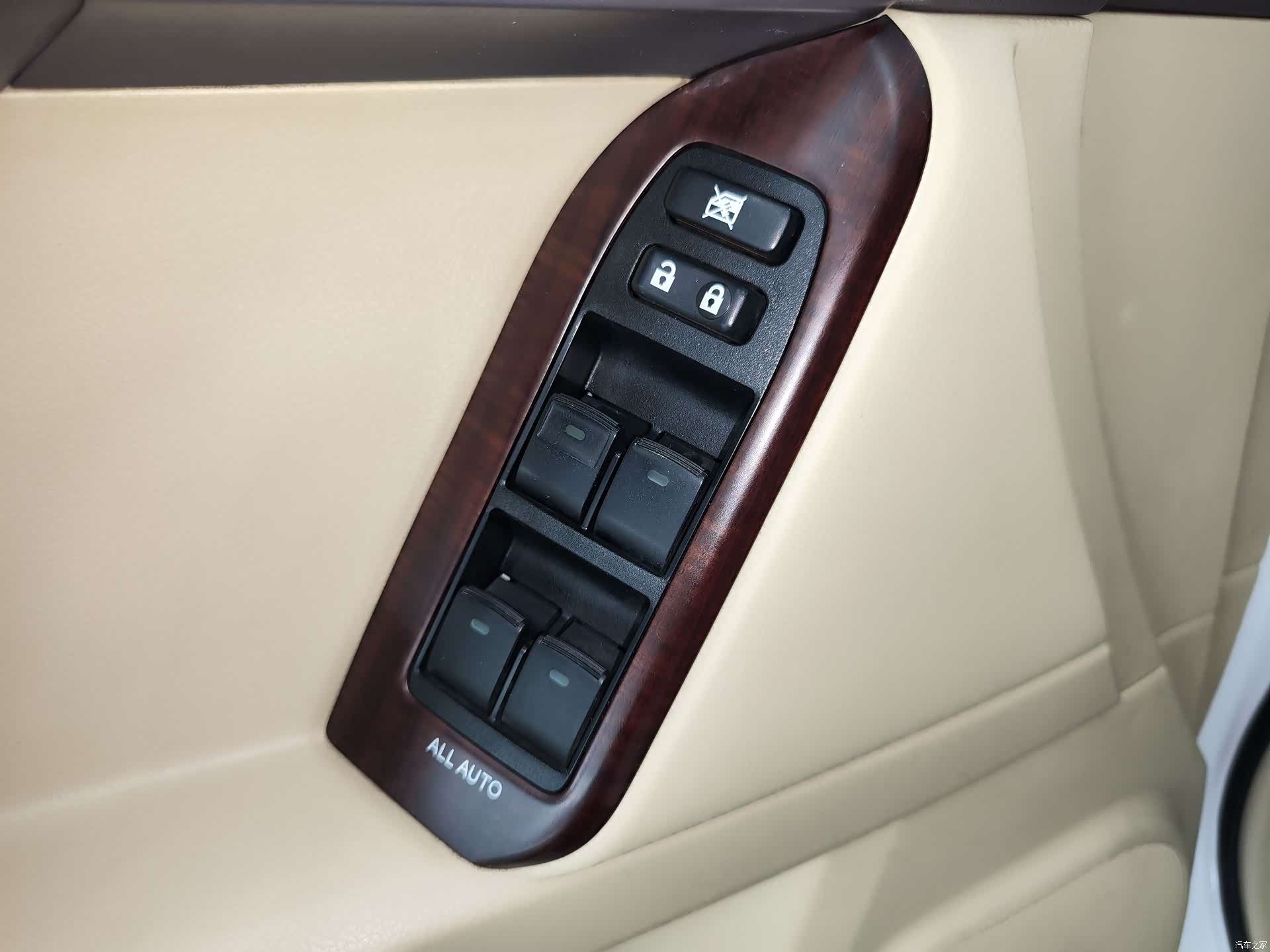Toyota Prado, 2014 24