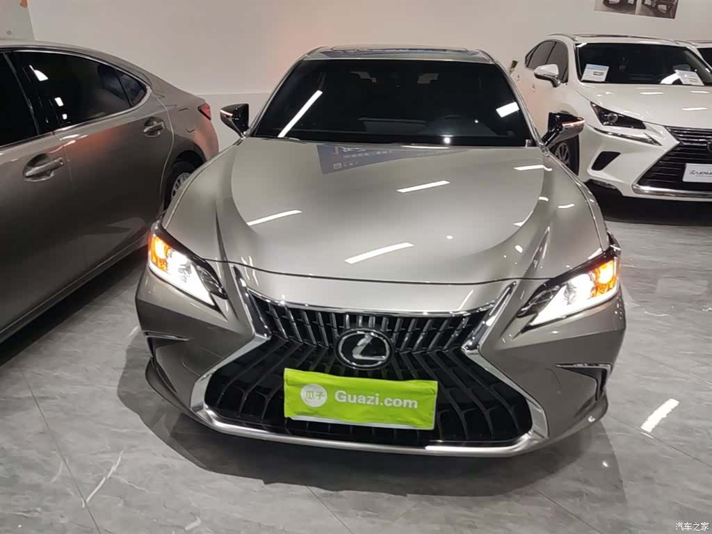 Lexus ES, 2024 3