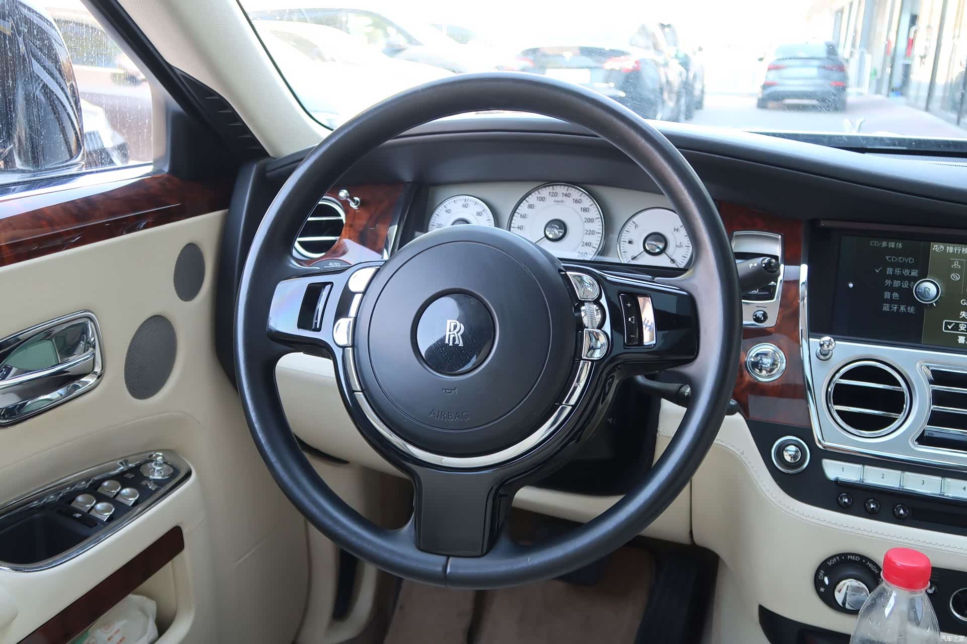 Rolls-Royce Ghost, 2011 9