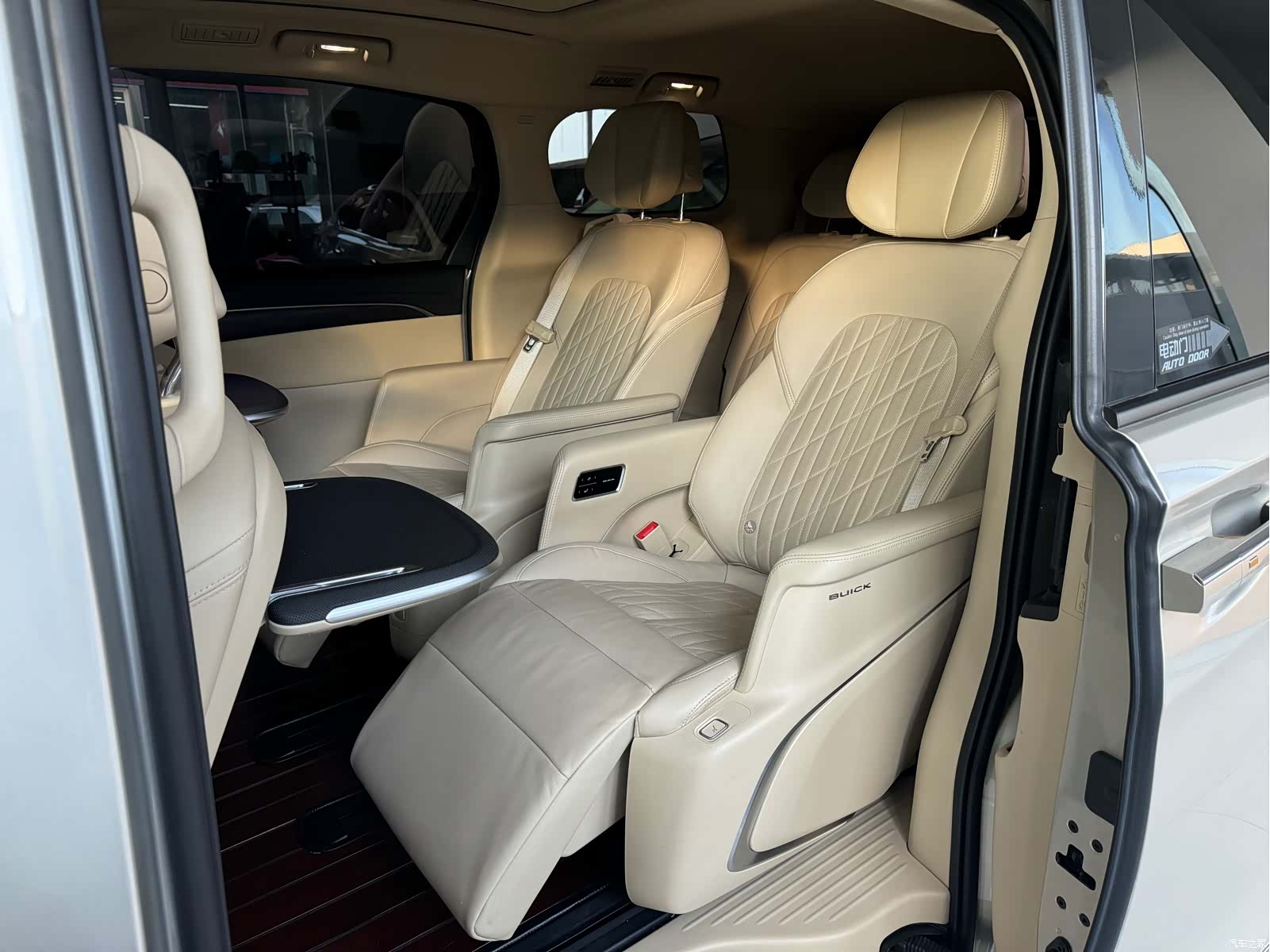 Buick GL8, 2023 15