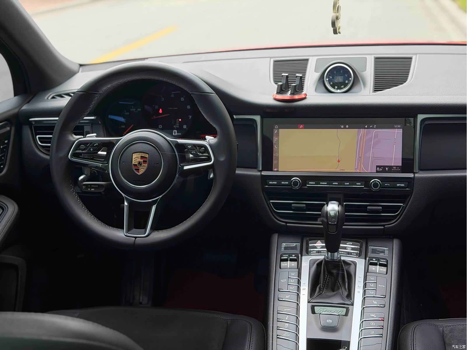 Porsche Macan, 2019 все фото