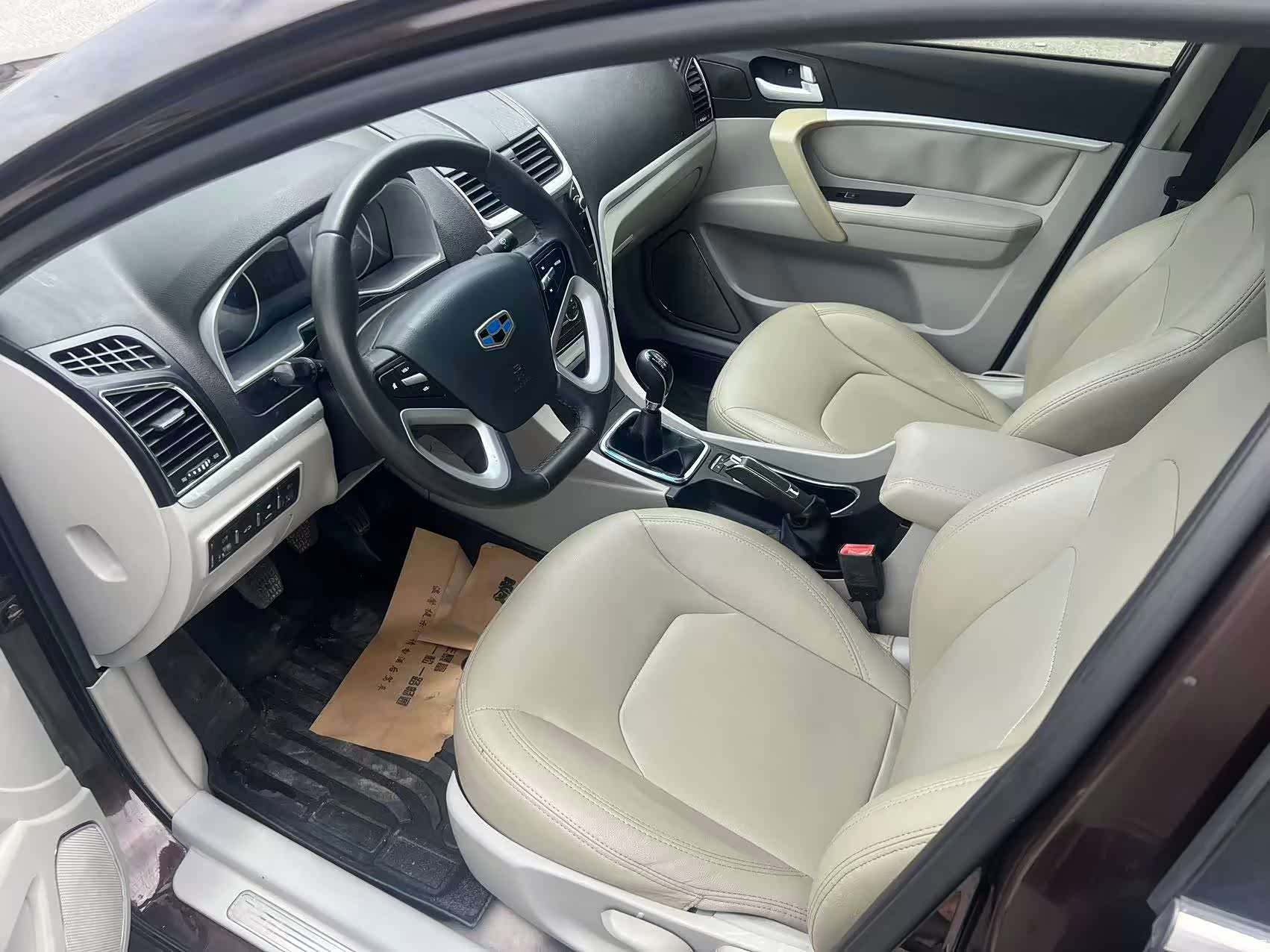 Geely Emgrand, 2015 7