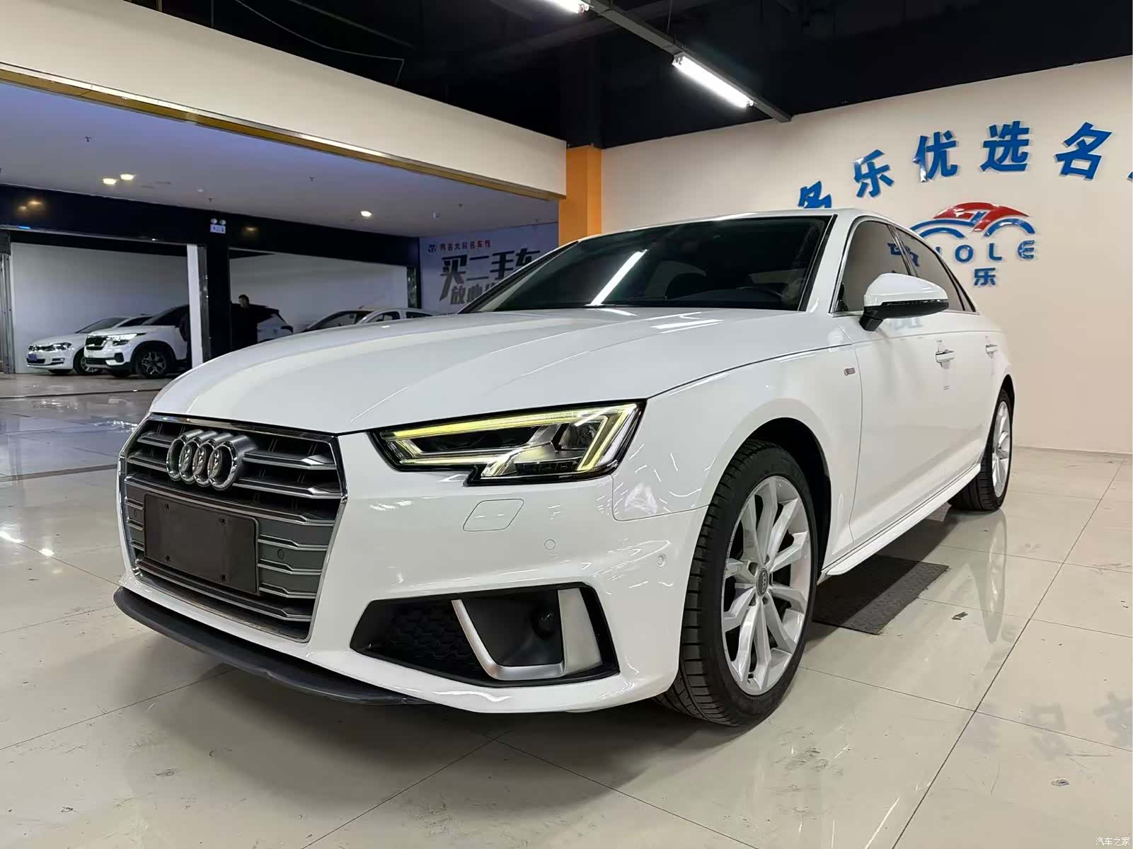 Audi A4L, 2019 1