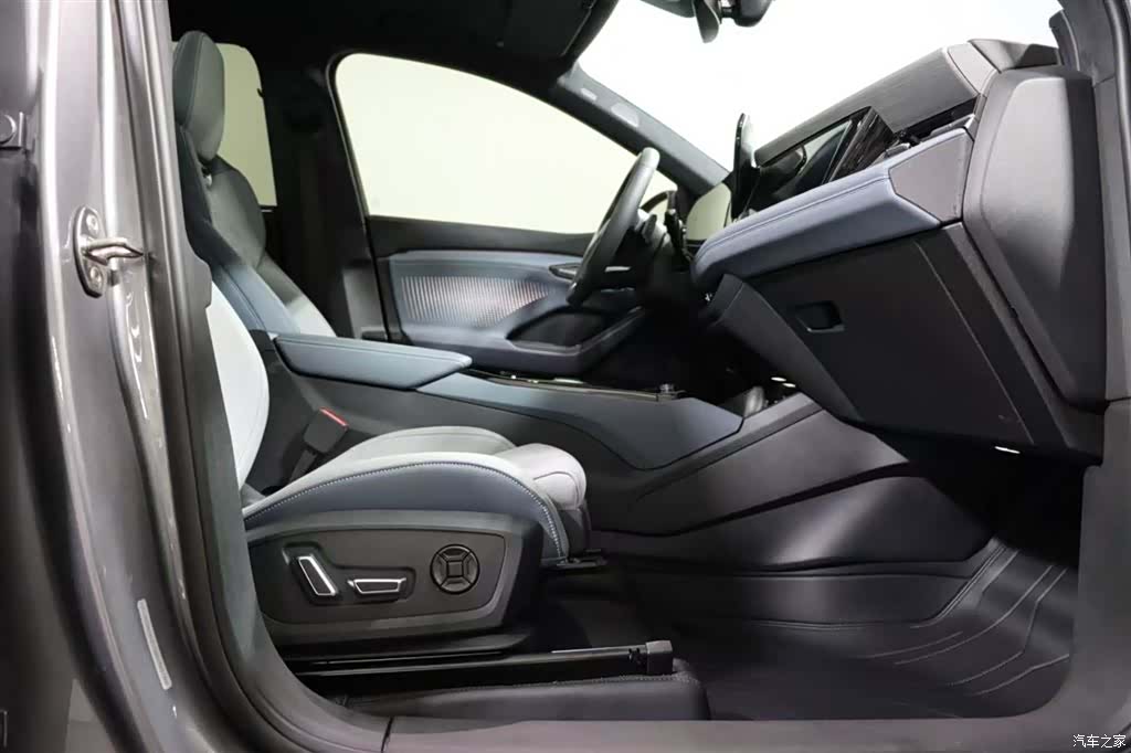 Audi e-tron, 2025 7