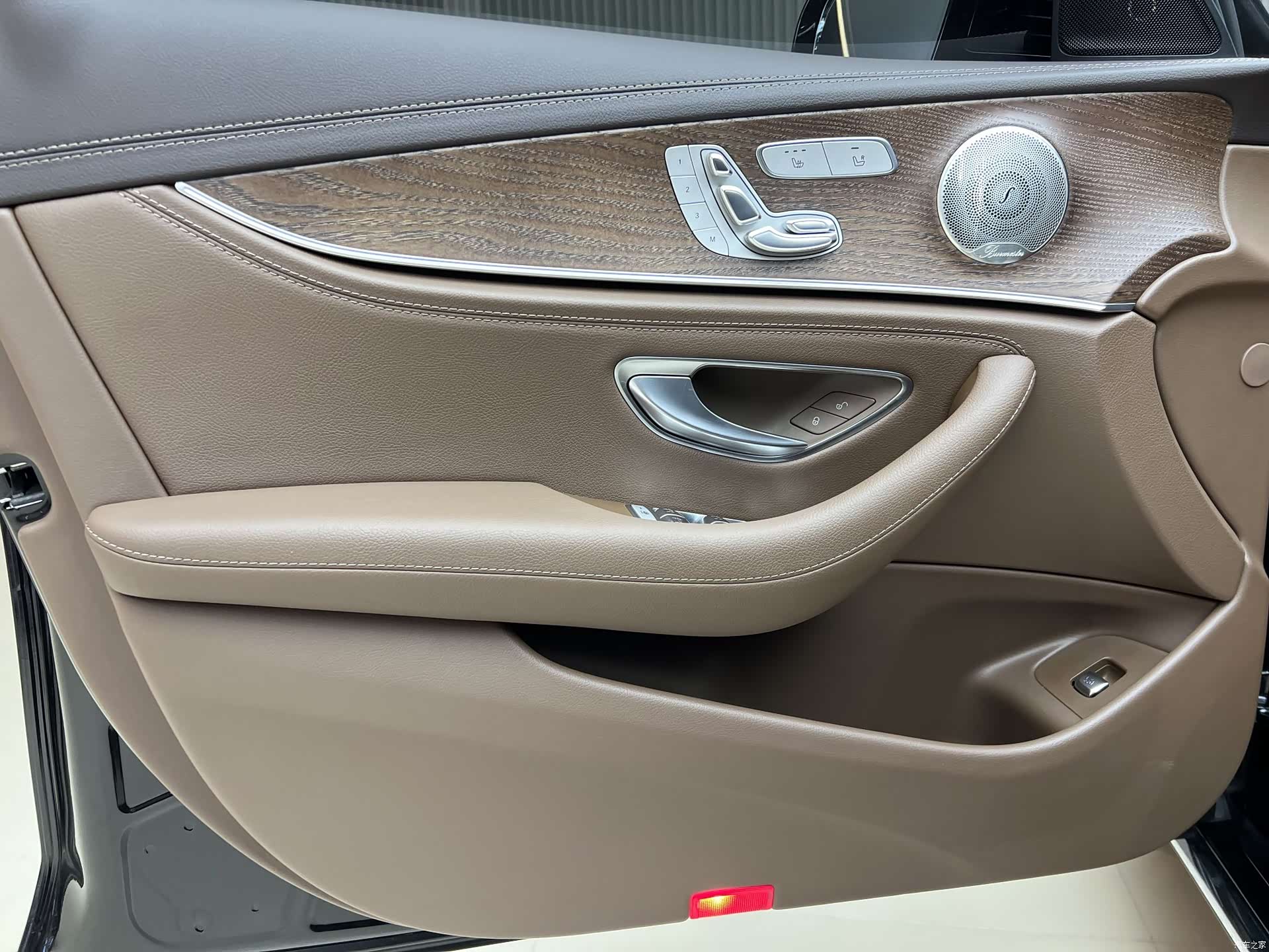 Mercedes-Benz E-Class, 2023 19