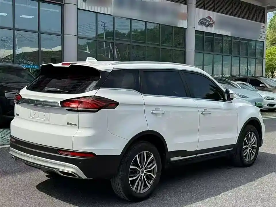 Geely Atlas