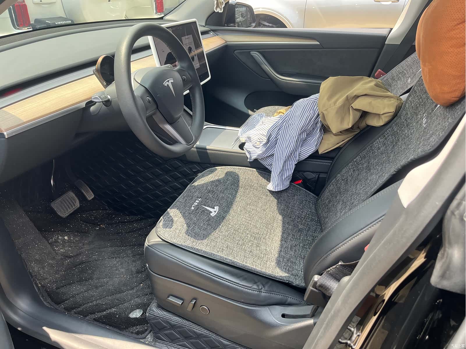 Tesla Model Y, 2022 6