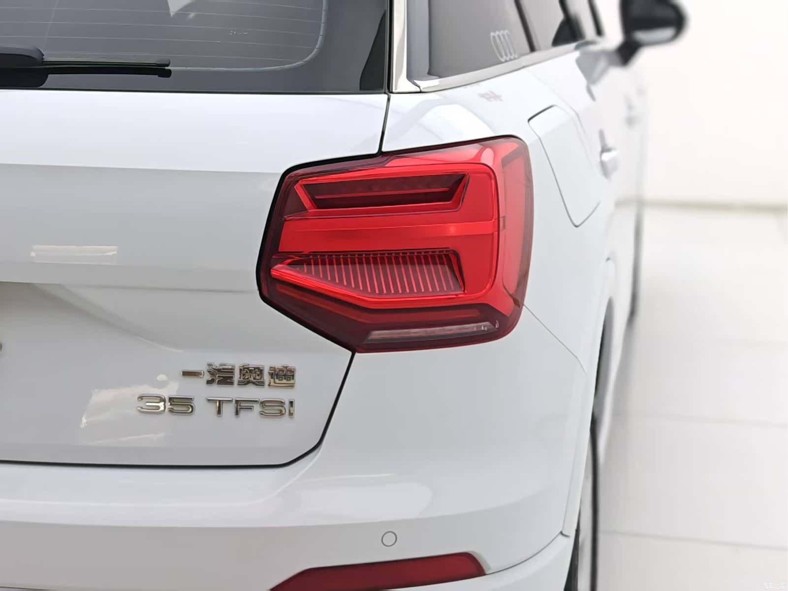 Audi Q2L, 2019 11