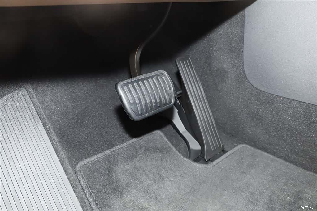 Li Auto MEGA, 2025 33