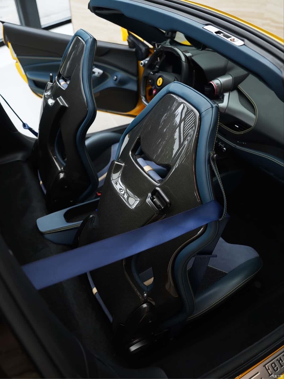 Ferrari F8, 2021 7