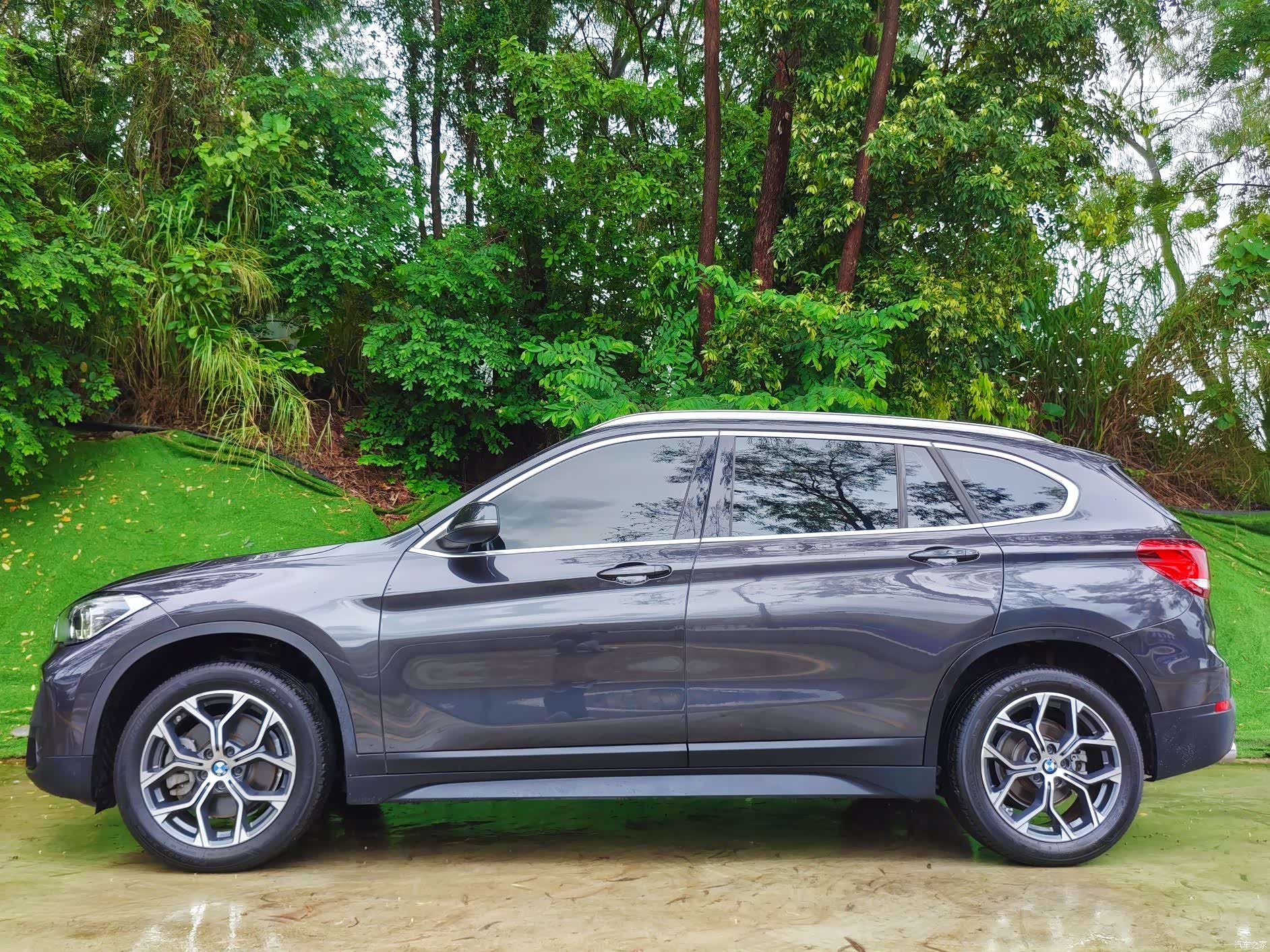 BMW X1, 2021 все фото