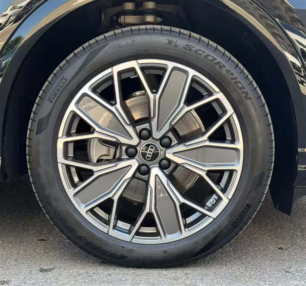 Audi Q5L, 2025 24