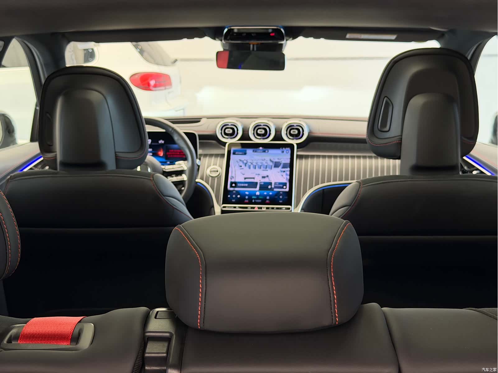Mercedes-Benz GLC, 2025 18