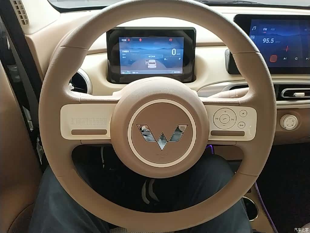 Wuling MINIEV, 2025 11