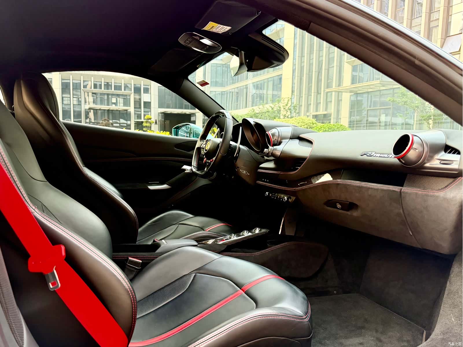 Ferrari F8, 2021 16