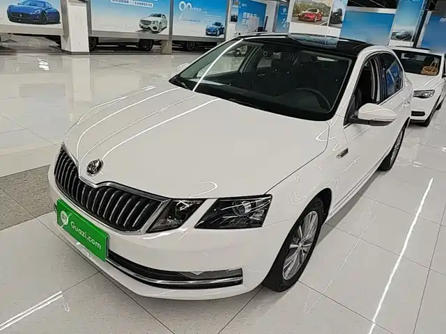 Škoda Octavia 2021 — купить из Китая под заказ