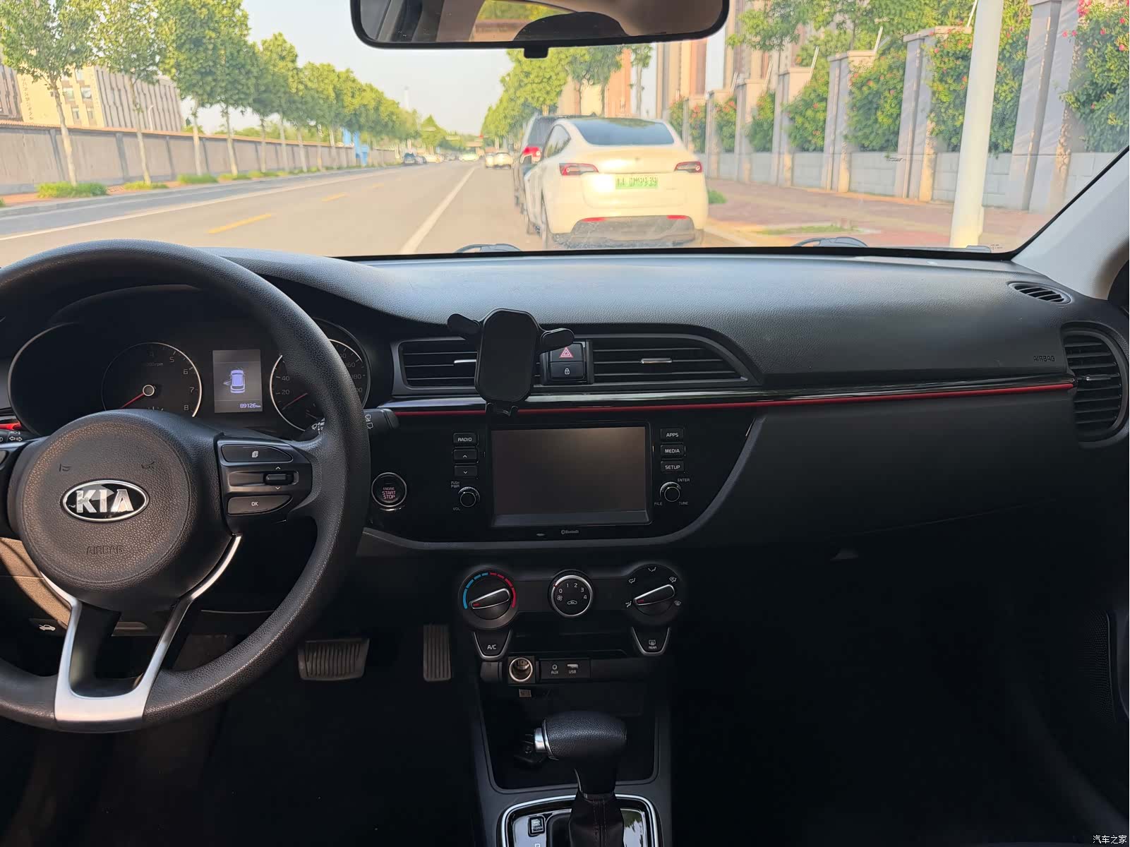 Kia KX, 2017 10