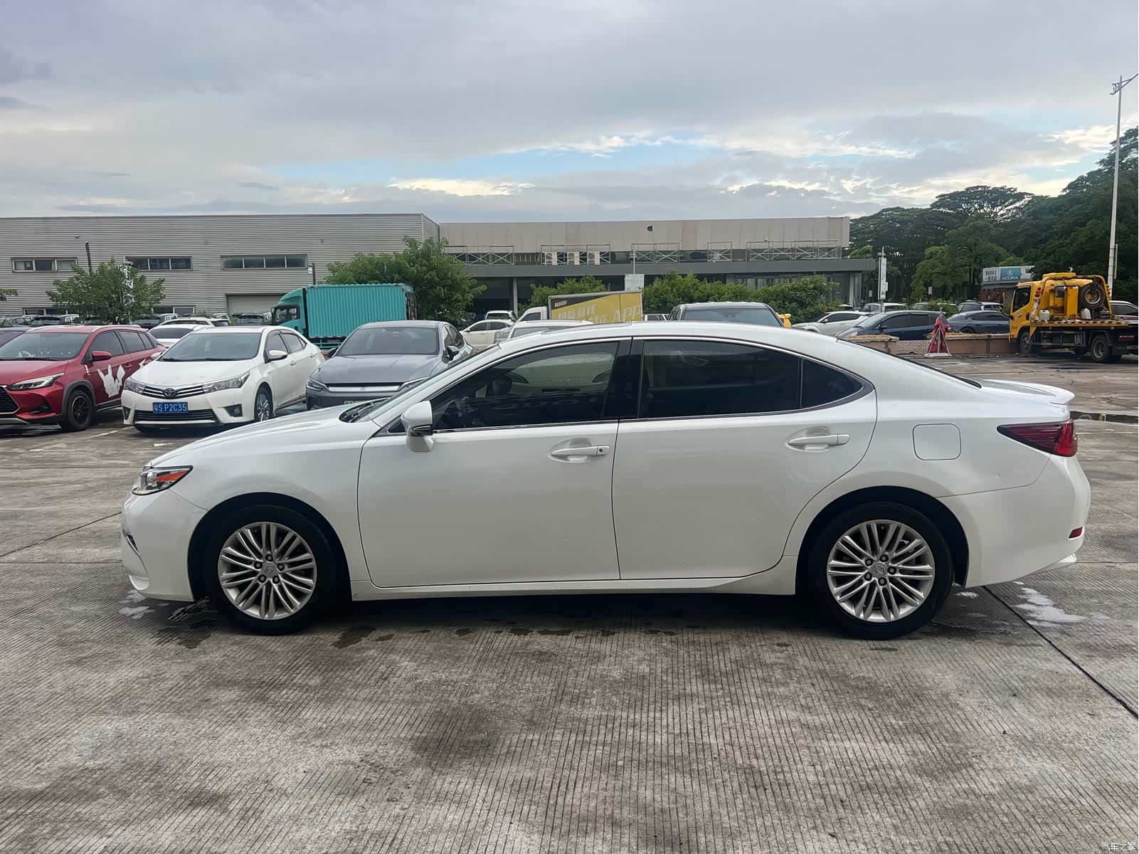 Lexus ES, 2016 4