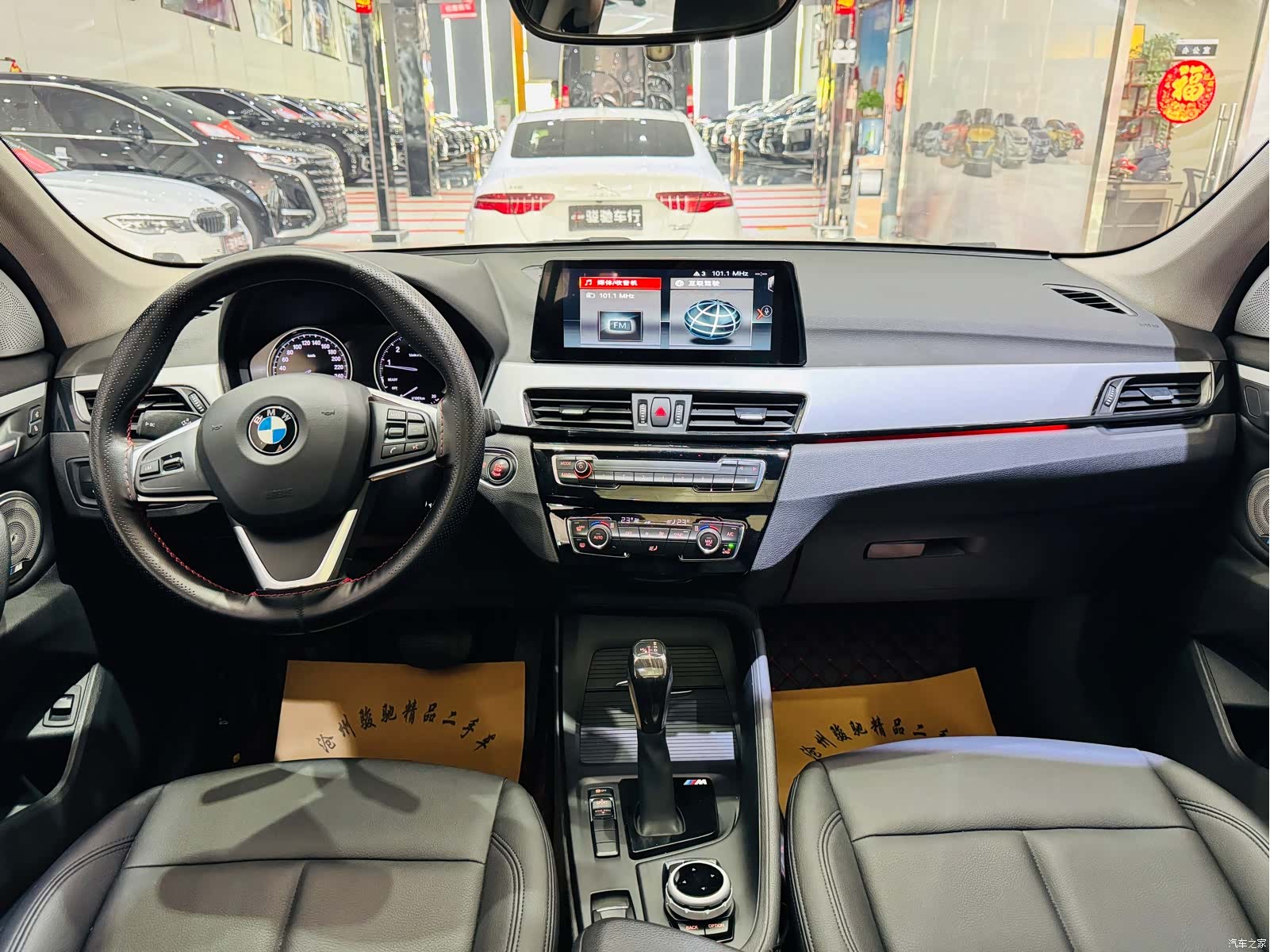 BMW X1, 2019 все фото