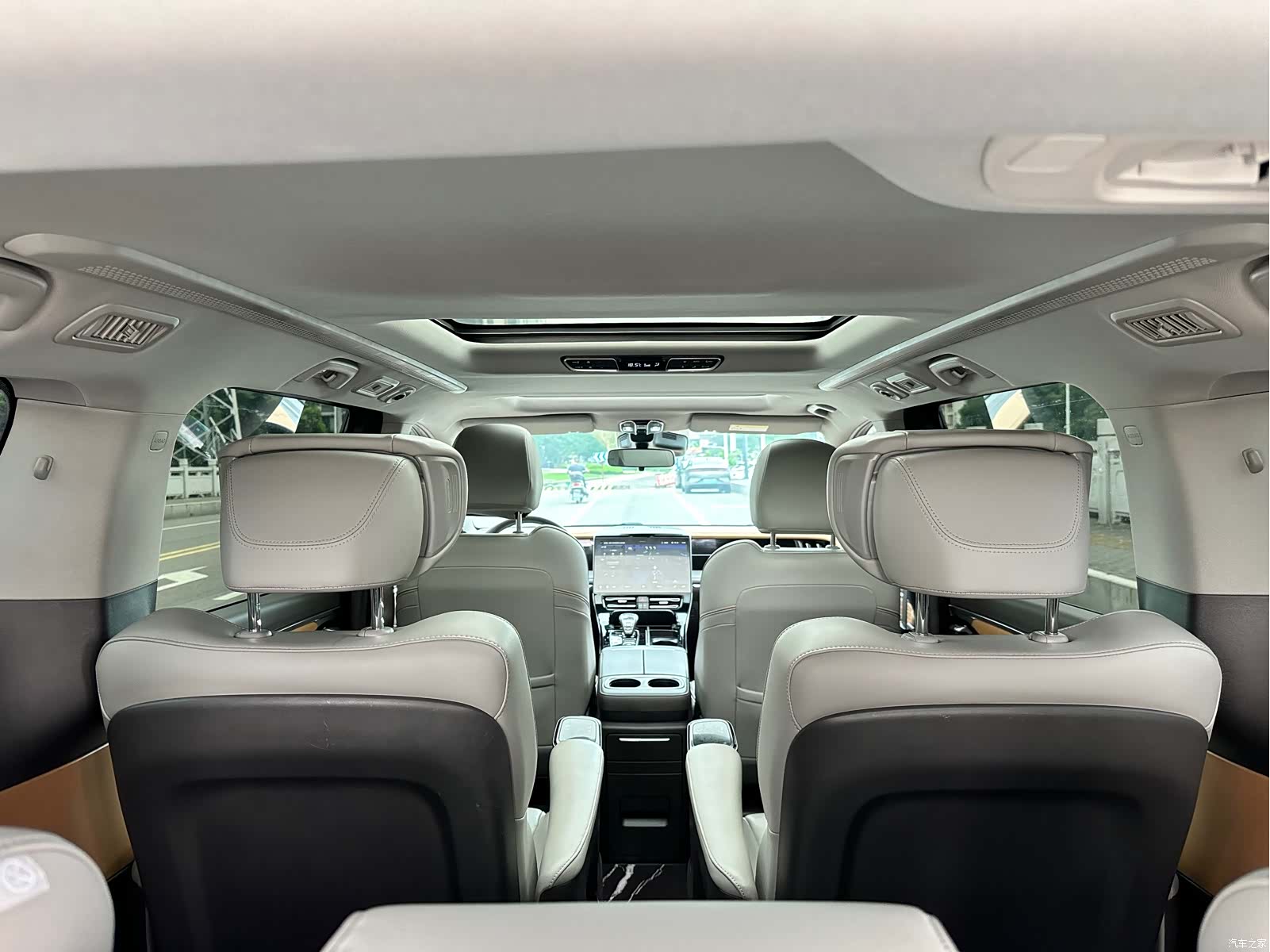 Trumpchi M8, 2023 10