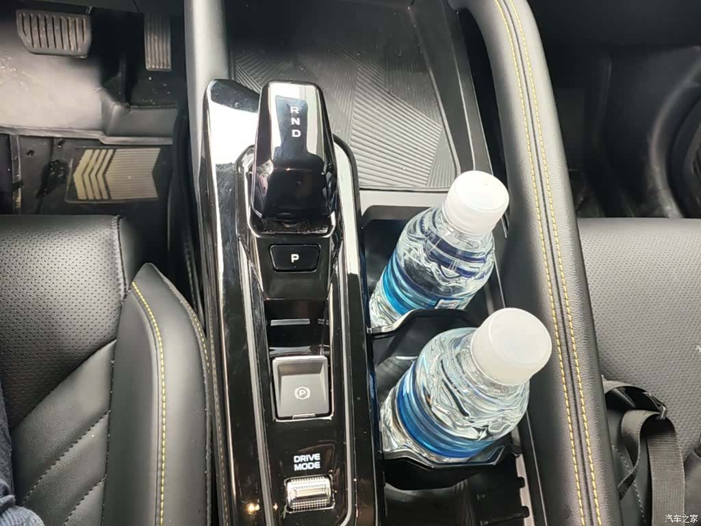 Geely Coolray, 2025 14