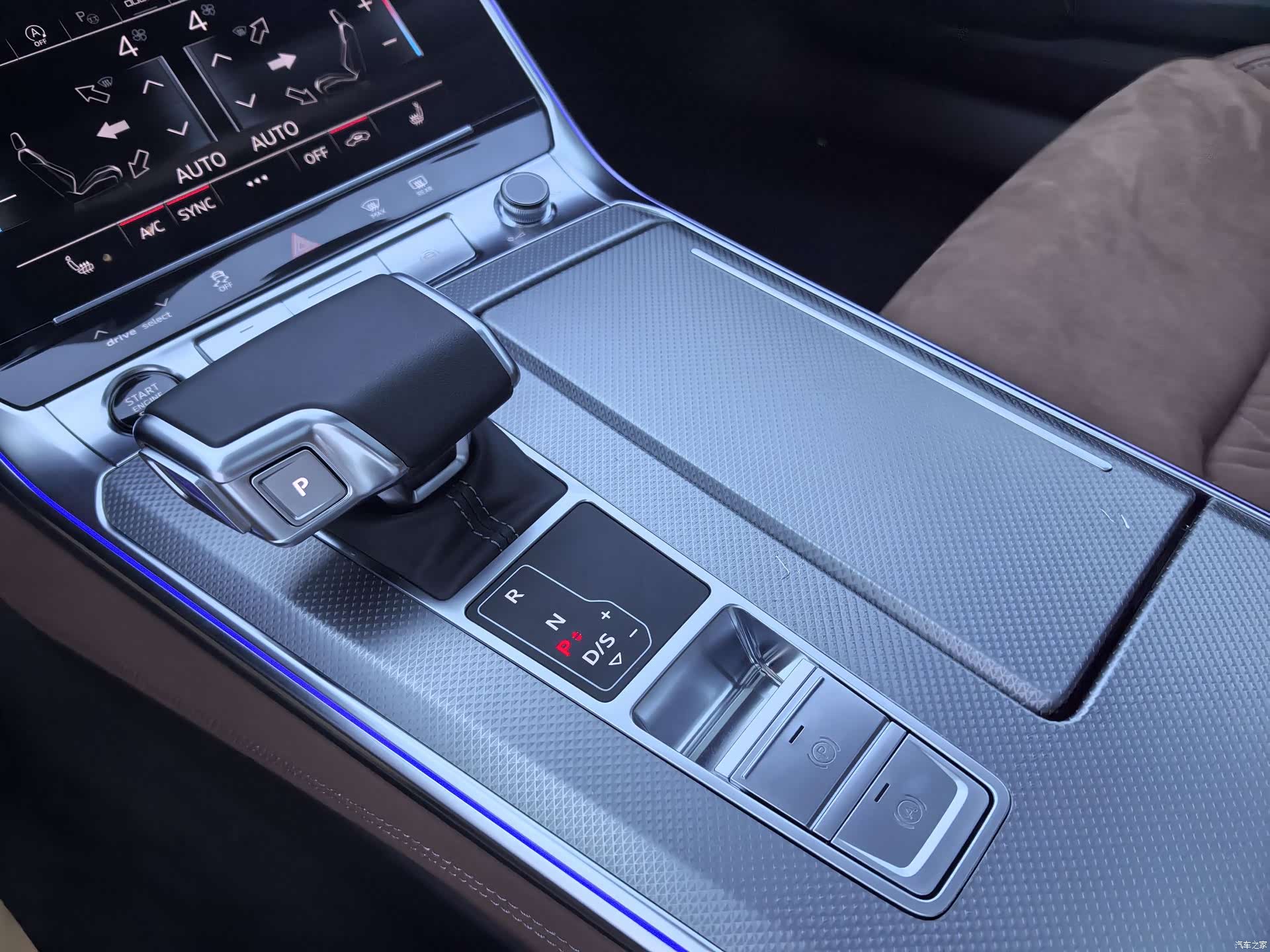 Audi A7L, 2024 14