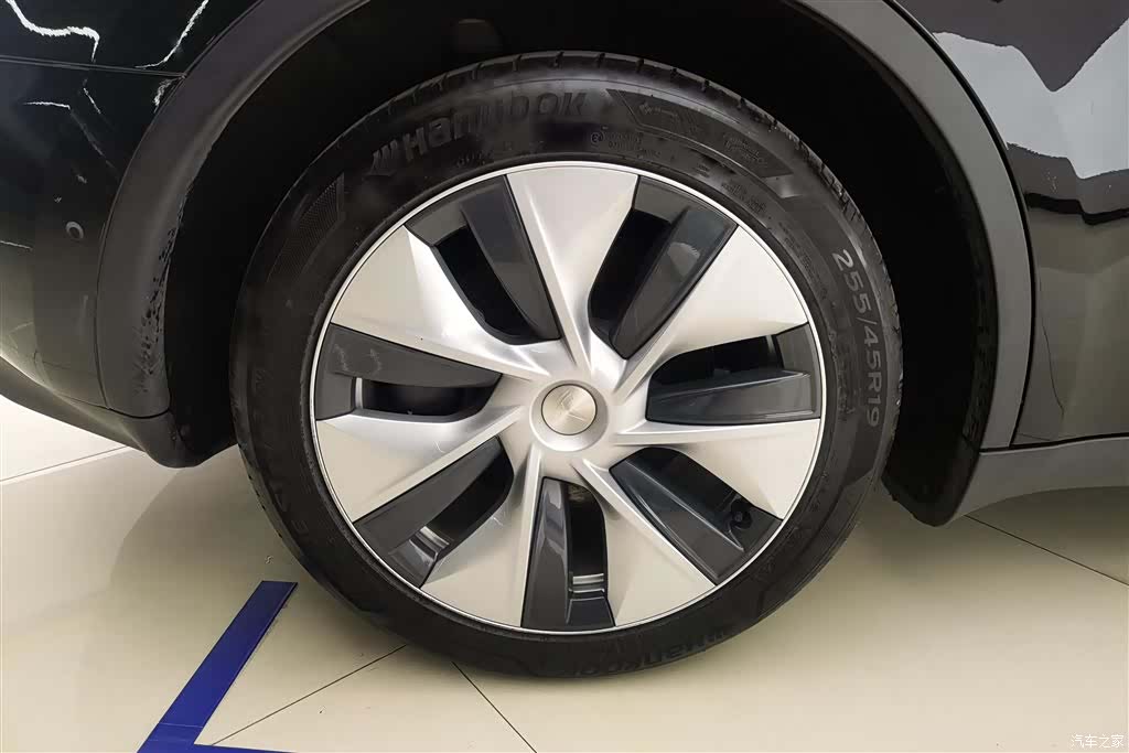 Tesla Model Y, 2021 6