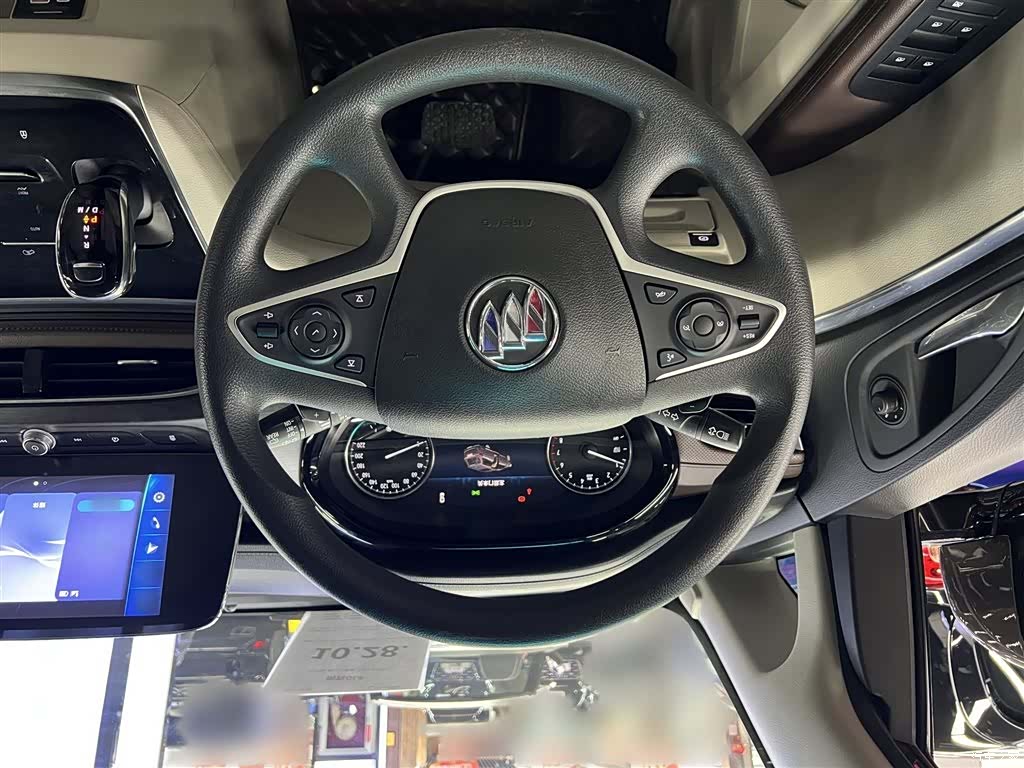 Buick GL8, 2020 3