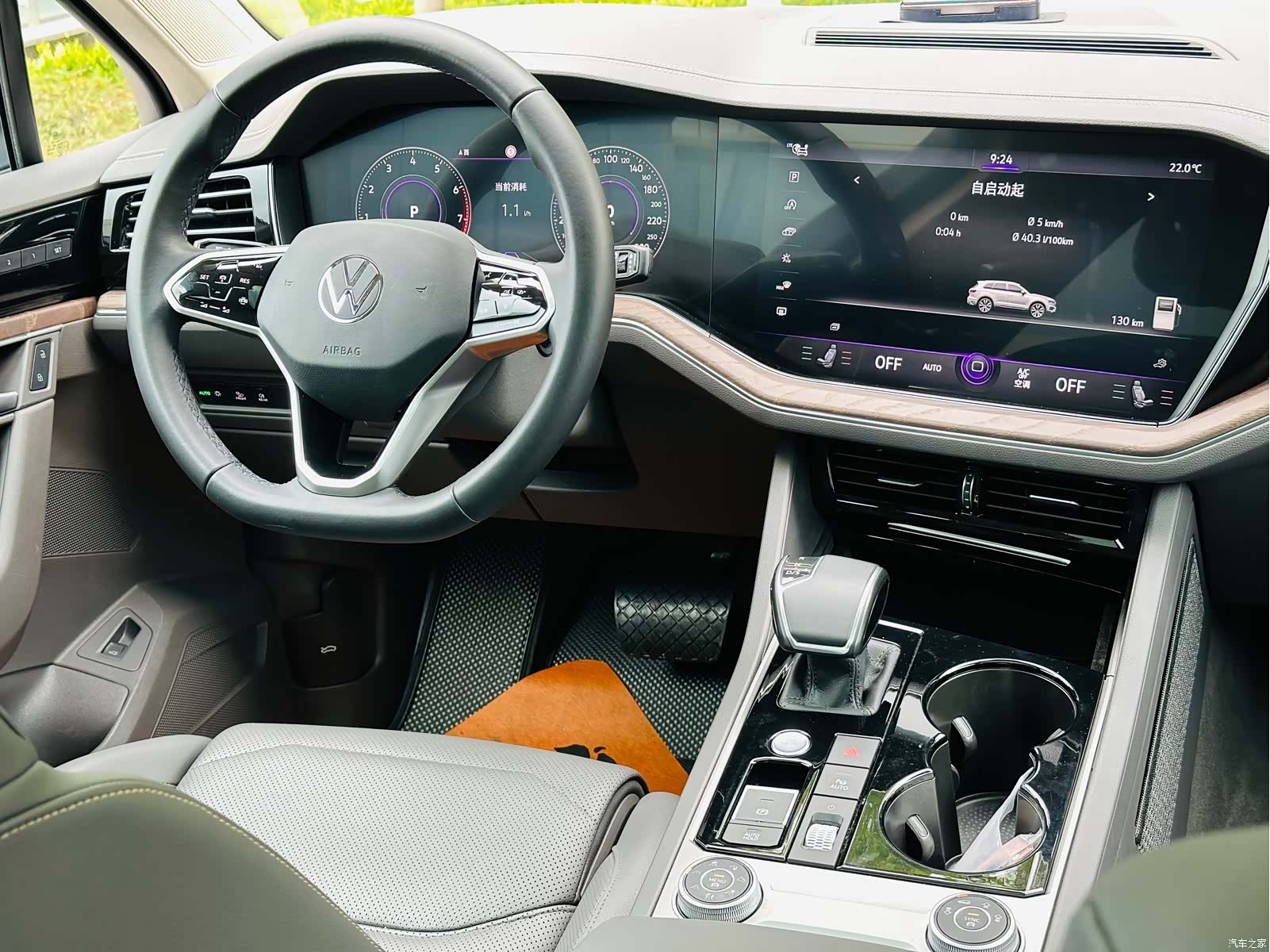 Volkswagen Touareg, 2021 все фото