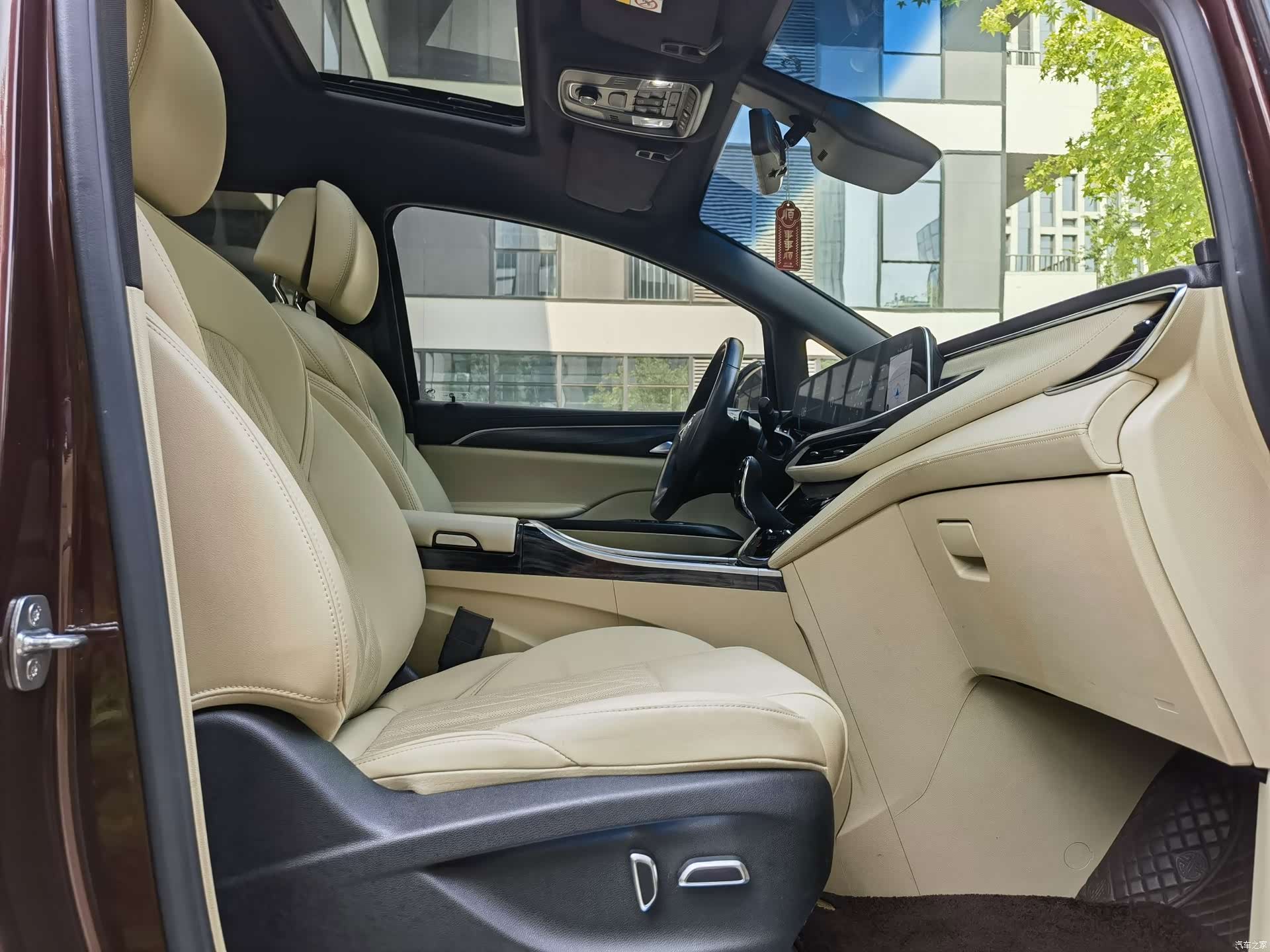 Buick GL8, 2022 13