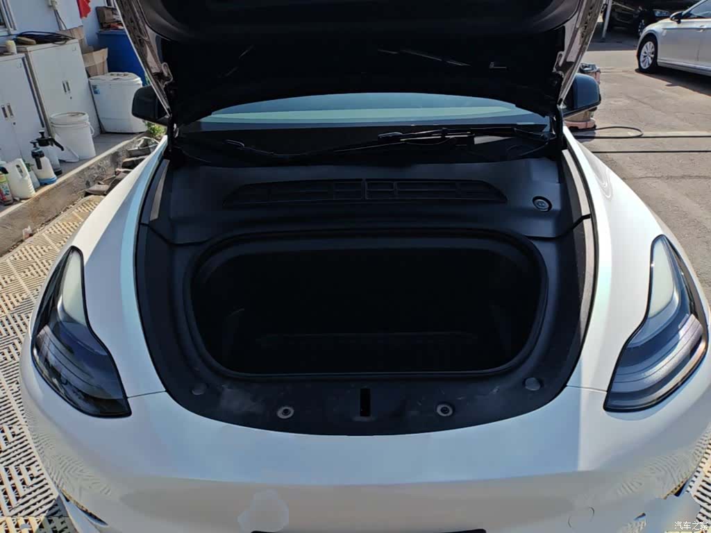 Tesla Model Y, 2022 20