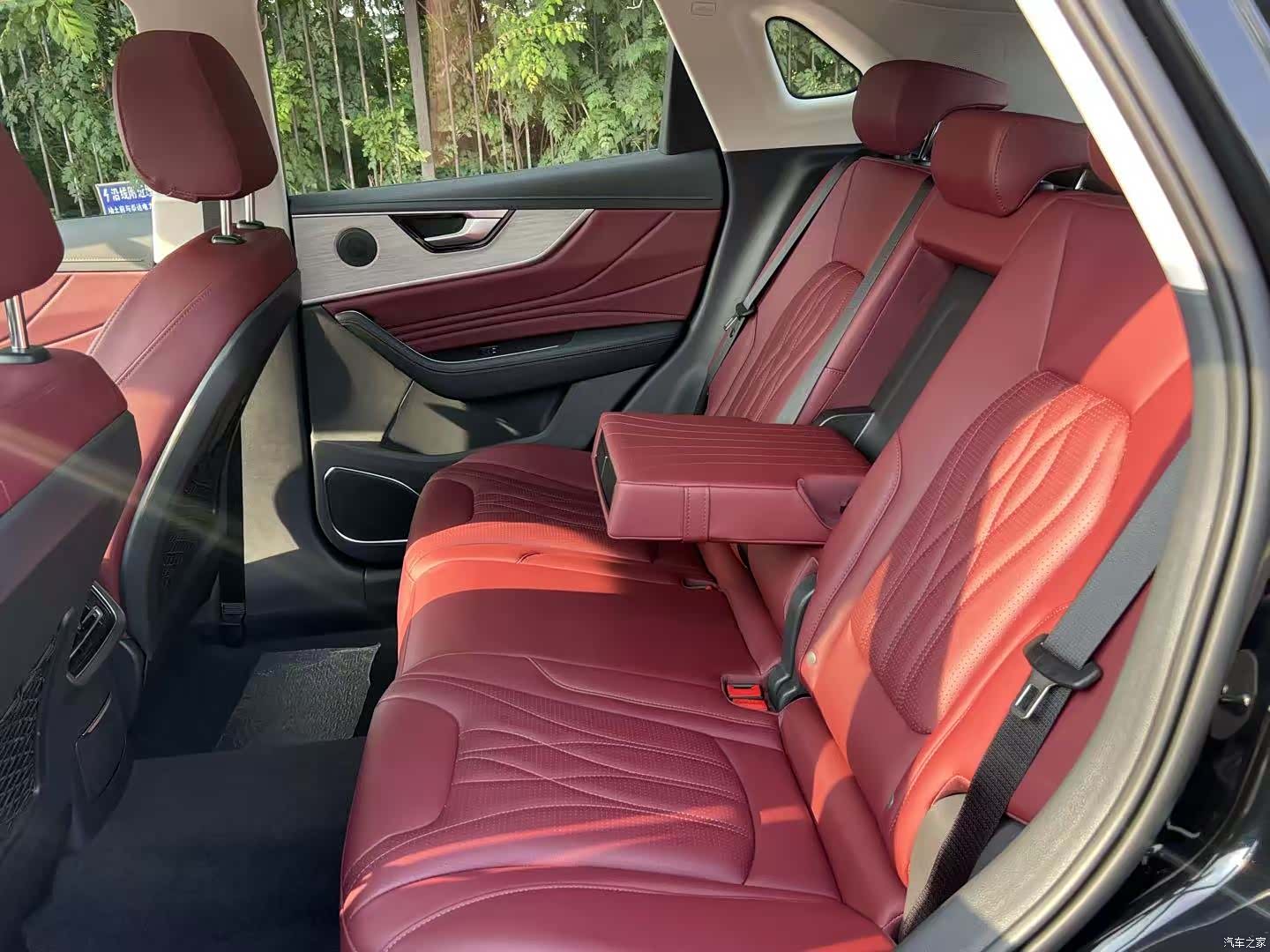 Hongqi HS5, 2024 26