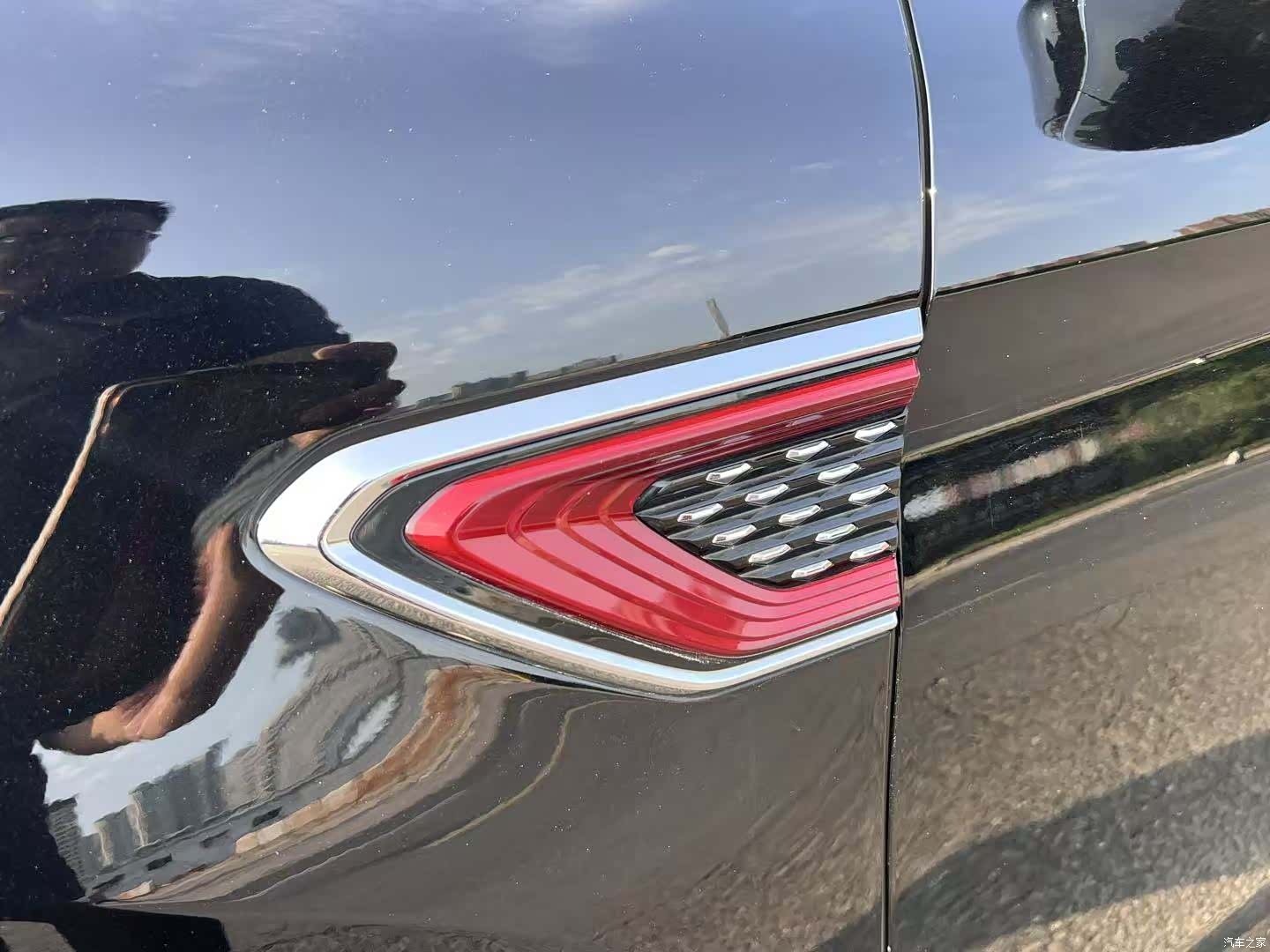 Hongqi HS5, 2024 32