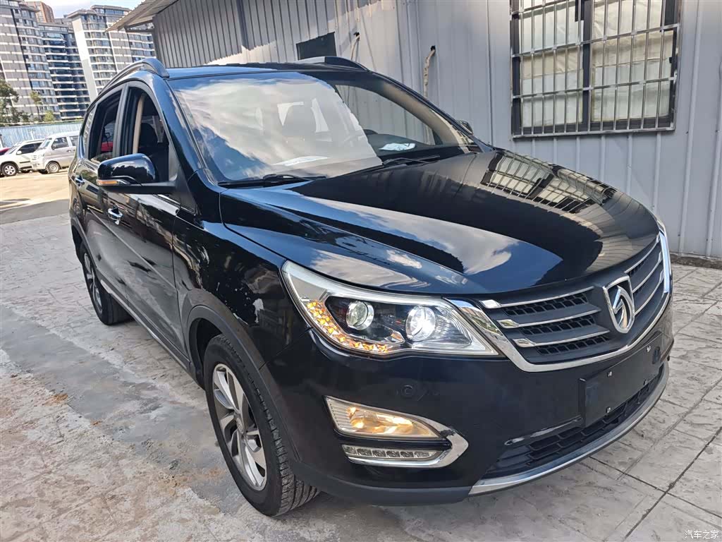 Wuling 560, 2016 4
