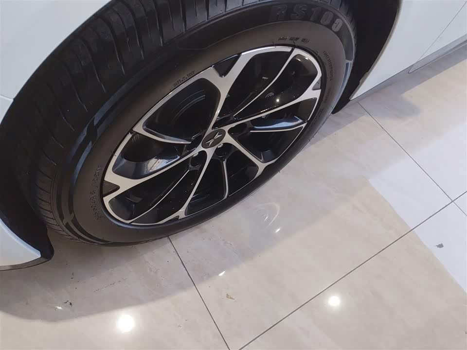 XPENG P7
