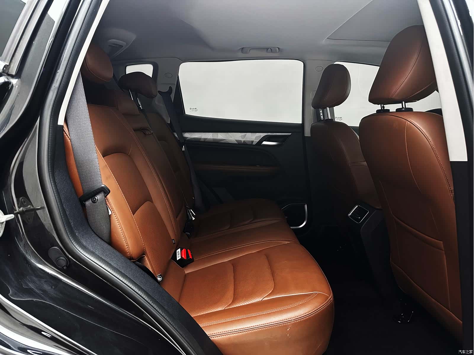 Geely X6, 2022 15