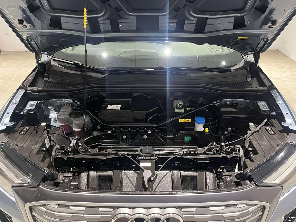 Audi Q4 e-tron, 2025 14