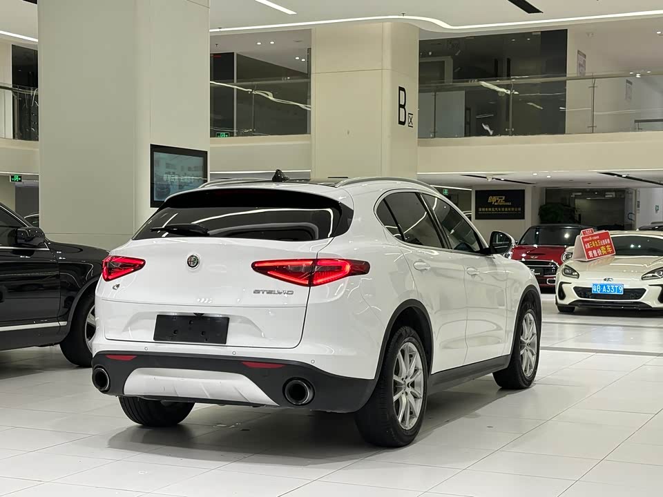 Alfa Romeo Stelvio Alfa Romeo Stelvio