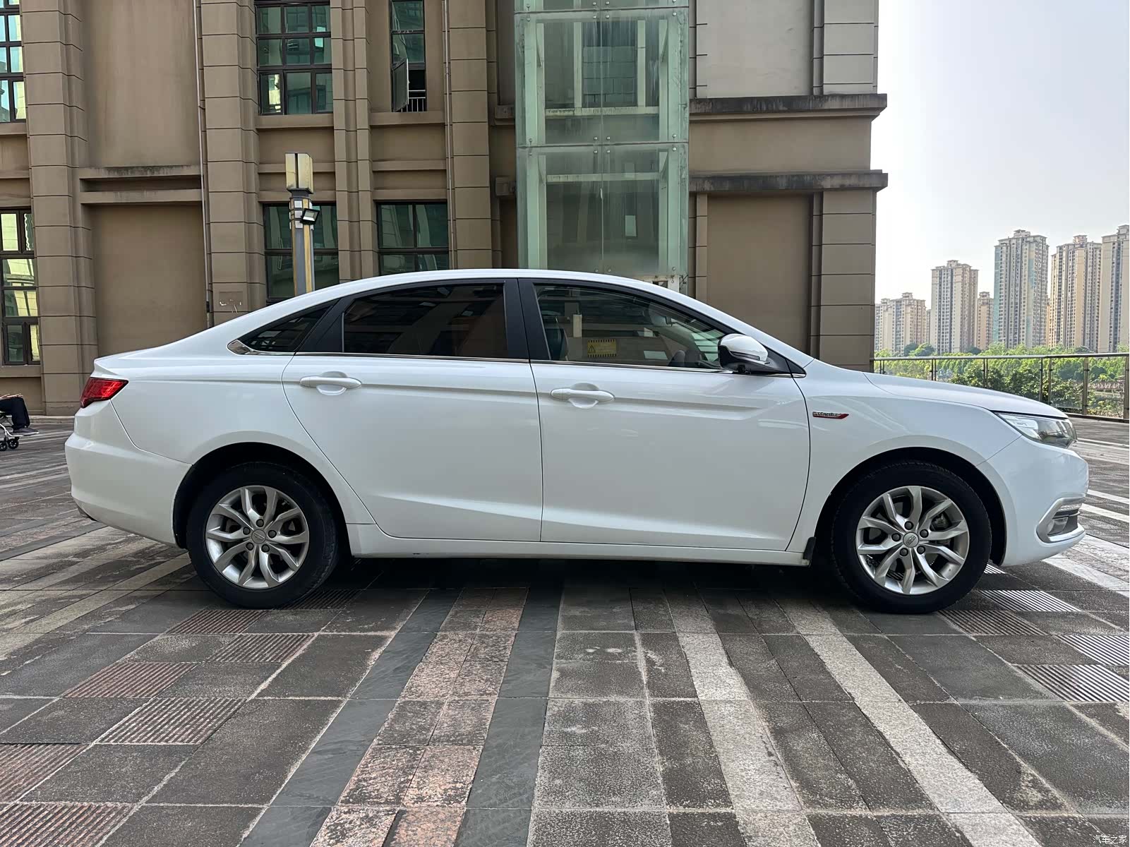 Geely Emgrand, 2017 7