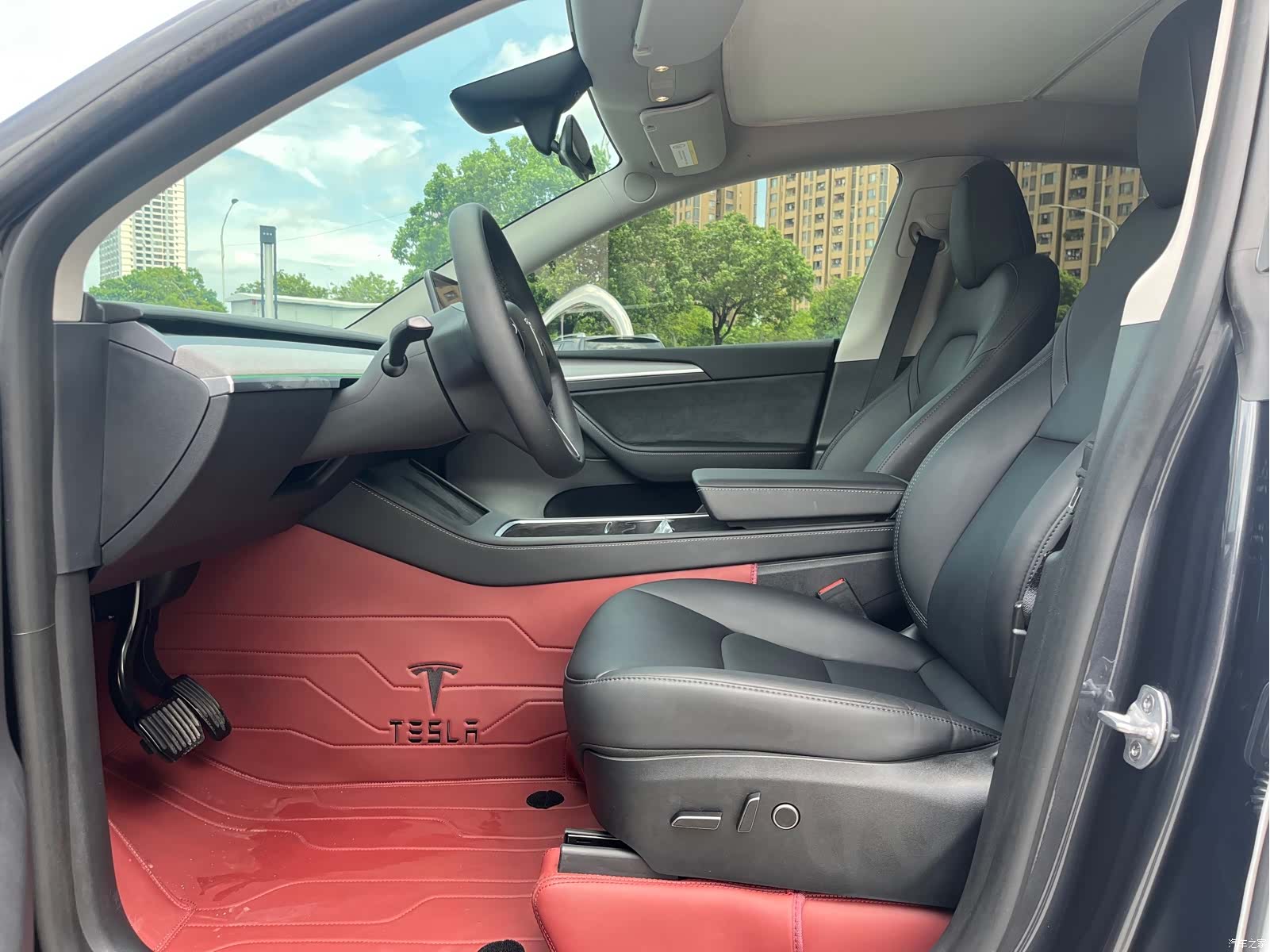 Tesla Model Y, 2024 8