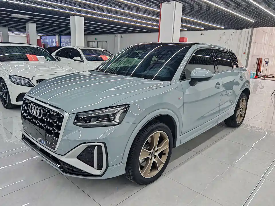Audi Q2L