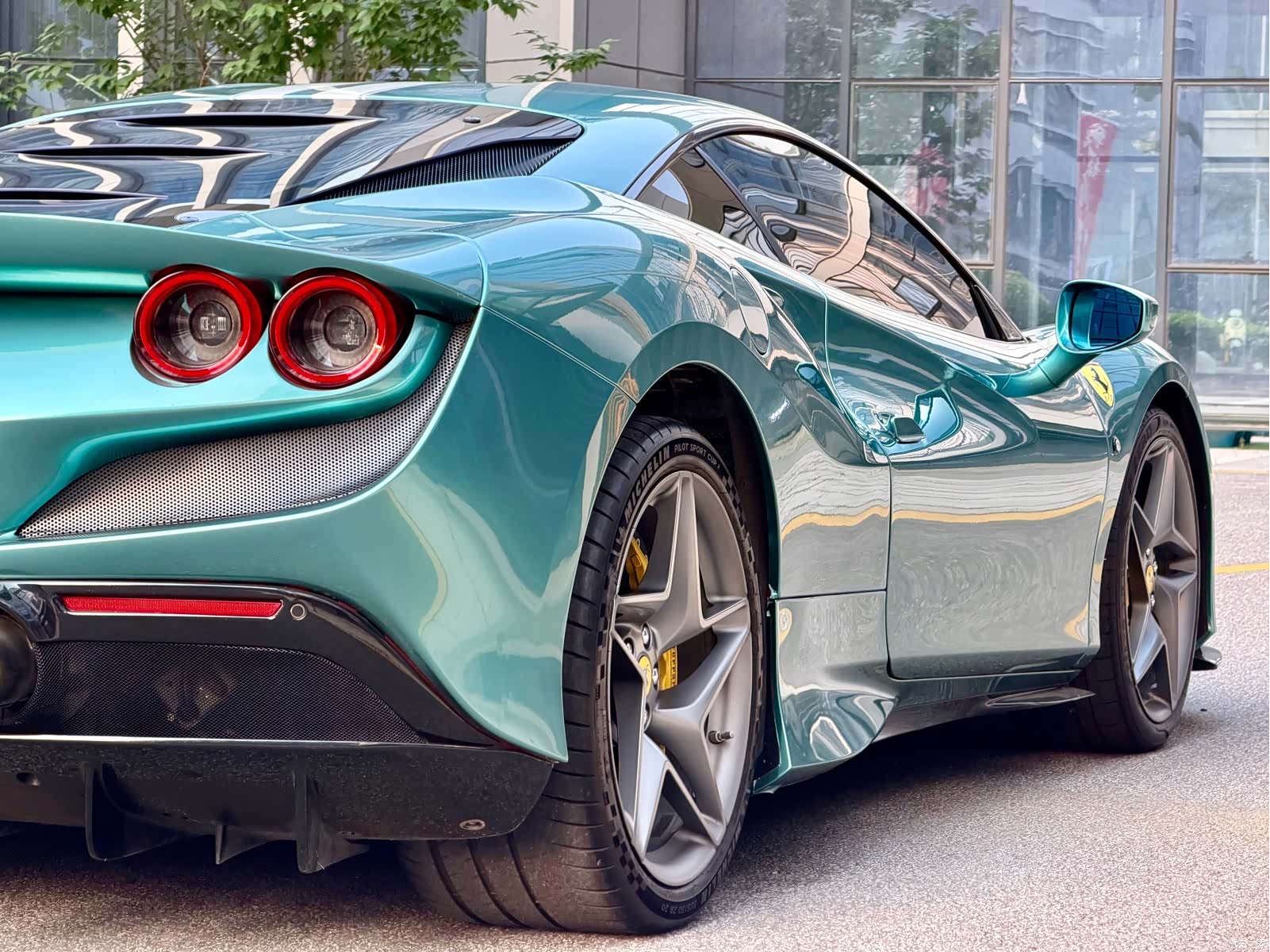 Ferrari F8, 2021 10