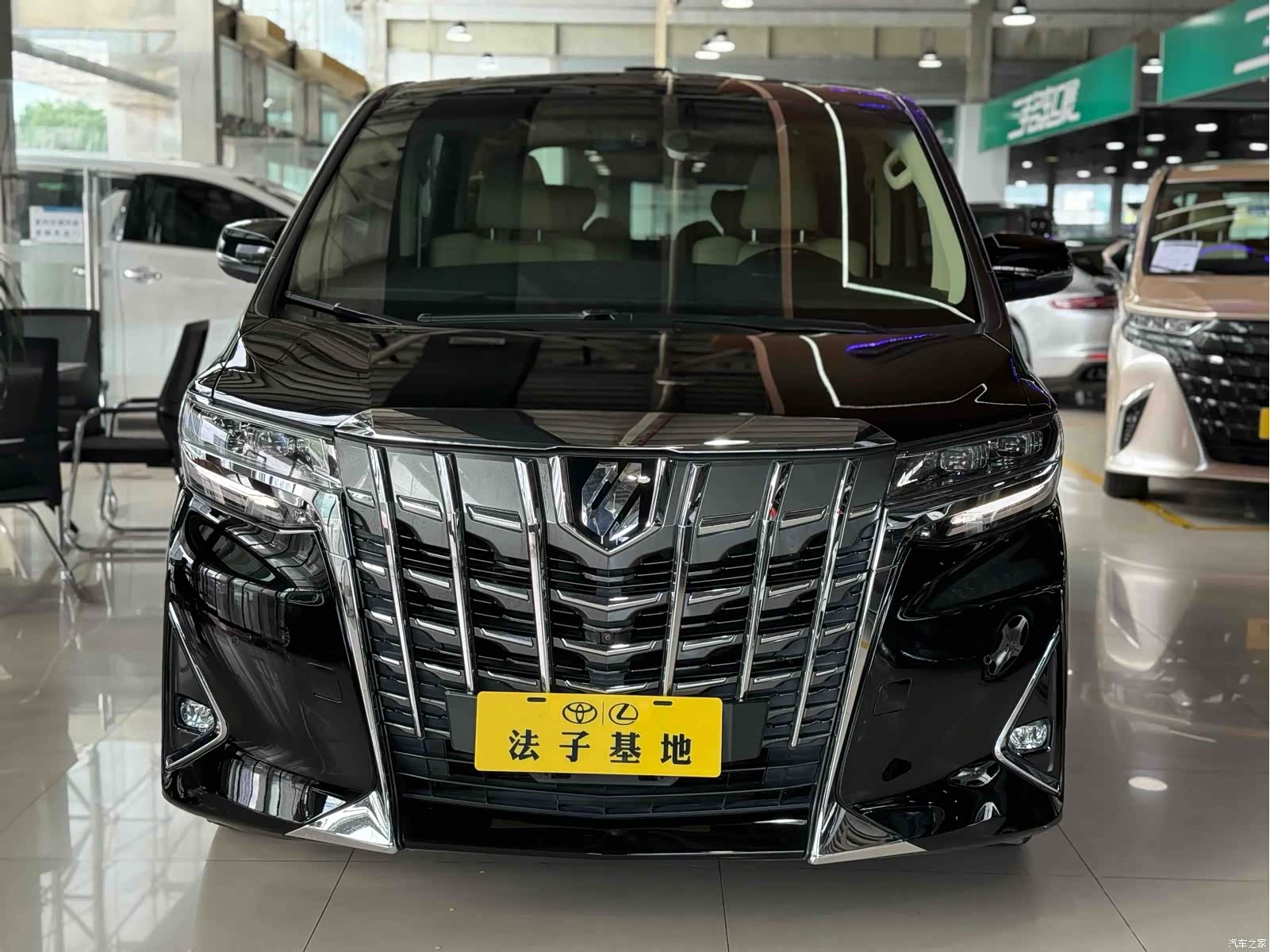 Toyota Alphard, 2018 2